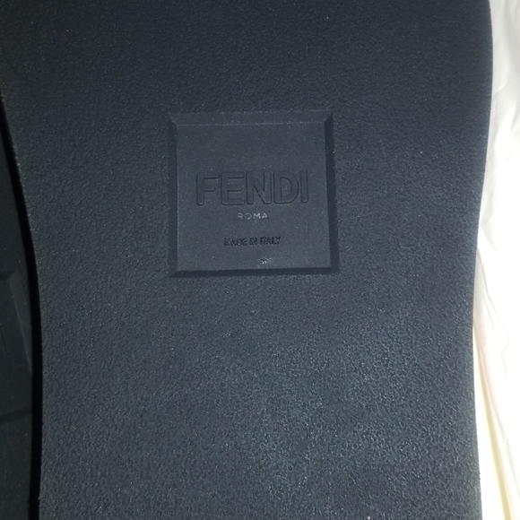 Fendi (SOLD) - Picture 5 of 8